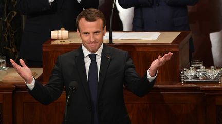 "Il n'y a pas de planète B", déclare Macron devant le Congrès.