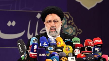 Le candidat à la présidentielle iranienne&nbsp;Ebrahim Raïssi, en mai 2021. (ATTA KENARE / AFP)