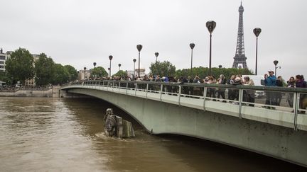 Intempéries : la crue de la Seine vue du ciel