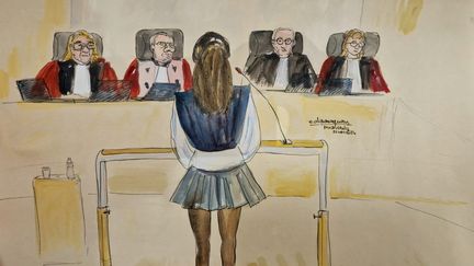 L'écolière qui affirmait à tort que Samuel Paty avait demandé aux élèves musulmans de la classe de se présenter et de quitter la classe avant de montrer les caricatures de Mahomet, entendue à la barre du tribunal correctionnel spécial de Paris, le 26 novembre 2024. (ELISABETH DE POURQUERY -PARMENTIER / FRANCEINFO)