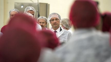 Le 27 mars 2012, Boulogne-sur-Mer (Pas-de-Calais). En visite dans l'usine Findus. (FRED DUFOUR / AFP)