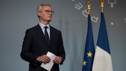 Bruno Le Maire&nbsp;, le 8 avril 2020, lors d'une conférence de presse, à Paris. (IAN LANGSDON / AFP)