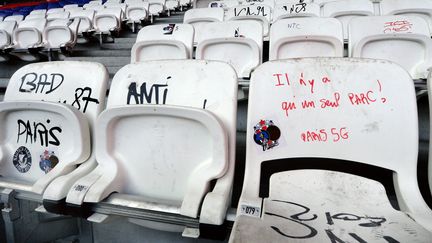 Des sièges du parc OL ont été vandalisés samedi 1 avril 2017 par des supporteurs du Paris-Saint-Germain. (RICHARD MOUILLAUD / MAXPPP)