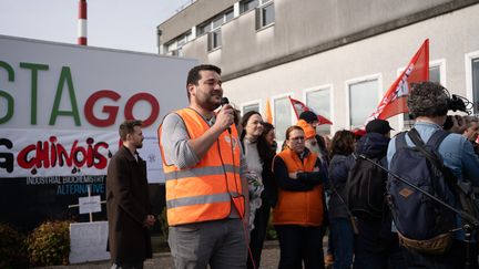 Les salariés de l'usine MetEX à Amiens se sont réunis devant le site menacé de fermeture lundi 25 mars 2024. (DELPHINE LEFEBVRE / HANS LUCAS)