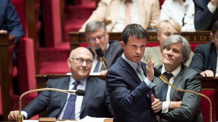 Passe d'armes entre Valls et un député sur billets de trains gratuits aux migrants