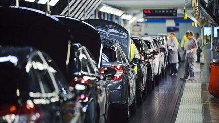 L'usine de Sausheim (Haut-Rhin) du groupe PSA Peugeot-Citro&euml;n travaille sur l'assemblage des C4 et DS4, comme ici le 13 avril 2012.&nbsp; (SEBASTIEN BOZON / AFP)