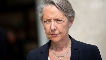 Elisabeth Borne, le 10 mai 2020, gare de l'Est à Paris. (THOMAS SAMSON / POOL)