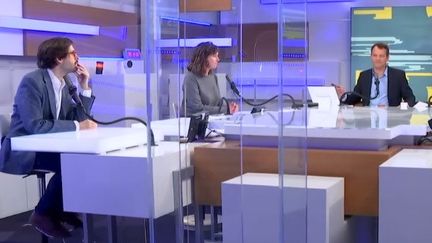 Etienne Girard, Astrid de Vilaines et Marc Fauvelle sur le plateau des Informés du matin à Franceinfo le 6 mai 2021 (FRANCEINFO / RADIO FRANCE)