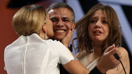 Abdellatif Kechiche et ses deux comédiennes Léa Seydoux et Adèle Exarchopoulos
 (Valérie HACHE / AFP)