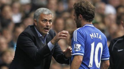 L'entraîneur de Chelsea, José Mourinho et son joueur Juan Mata