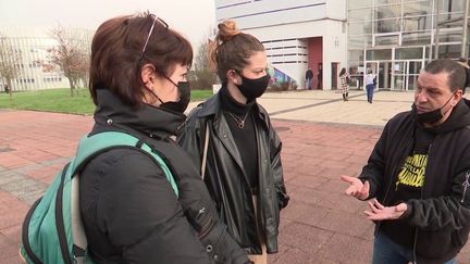 Présidentielle : un collectif tente de mobiliser les jeunes pour aller voter (FRANCE 3)