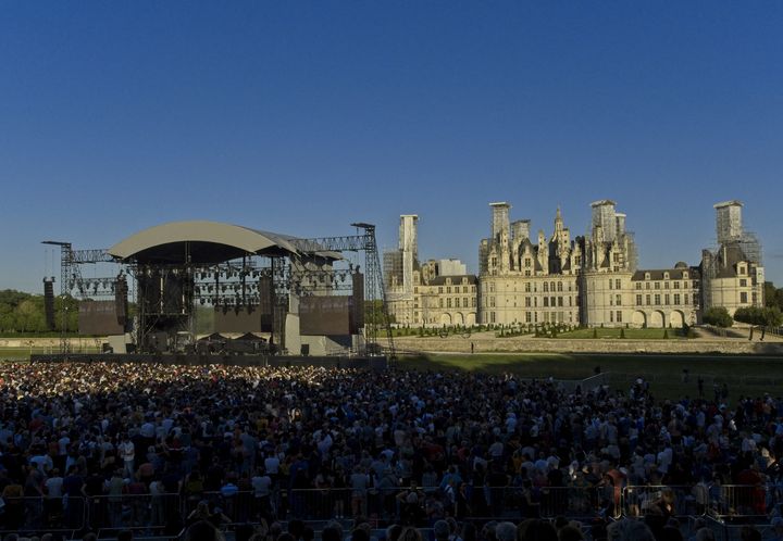 La scène du concert où Sting s'est produit, près du Château de Chambord (28 juin 2022) (GUILLAUME SOUVANT / AFP)