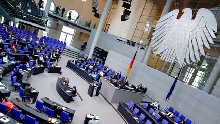 Une session plénière du Parlement allemand à Berlin, le 24 juin 2021. (KAY NIETFELD / DPA / AFP)