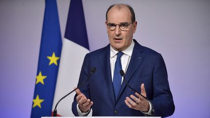 Le Premier ministre, Jean Castex, lors d'une conférence de presse sur l'évolution de la situation sanitaire, le 20 janvier 2022 à Paris.&nbsp; (JULIEN DE ROSA / AFP)