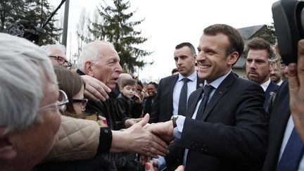 Emmanuel Macron arrive&nbsp;au&nbsp;Centre de formation des apprentis (CFA) des Compagnons du devoir et du Tour de France, à Tours (Indre-et-Loire), mercredi 14 mars 2018.&nbsp; (AFP)