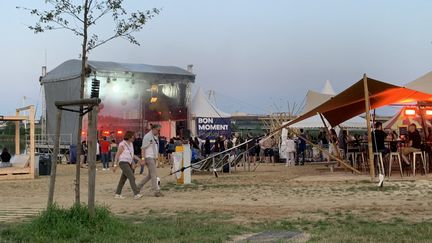 Le festival Bon Moment, à la prairie de la Méchelle de Nancy, en juillet 2021. (LÉO LIMON / RADIO FRANCE)