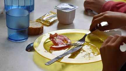 En 2017, dans une école municipale de Bordeaux (Gironde). (GEORGES GOBET / AFP)