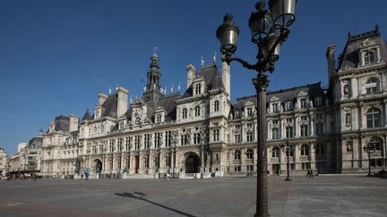 La place de l'Hôtel de ville, à Paris, en 2011. (PHOTO12 / GILLES TARGAT / AFP)