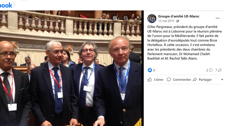 De droite à gauche : Brice Hortefeux, Gilles Pargneaux, président du groupe d'amitié UE-Maroc avec les présidents des deux chambres du Parlement marocain, M. Rachid Talbi Alami et Dr Mohamed Cheikh Biadillah. (Capture d’écran Facebook Groupe d’amitié EU-Maroc)