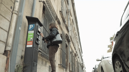 De nombreuses communes ont décidé de majorer les tarifs du stationnement et des amendes en cas de non-règlement. (CAPTURE ECRAN FRANCE 2)