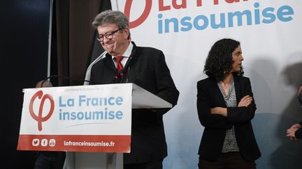 Jean-Luc Mélenchon et Manon Aubry lors d'un discours adressé&nbsp;aux militants de La France insoumise, le 26 mai 2019 à Paris, au soir des élections européennes. (GEOFFROY VAN DER HASSELT / AFP)