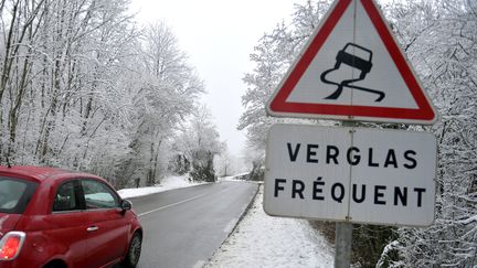 Des chutes de neige et de verglas sont attendues dans les départements de l'Ain, de la Drôme et de l'Isère, placés en vigilance orange par Météo France, le 14 novembre 2019. (Photo d'illustration) (MAXPPP)