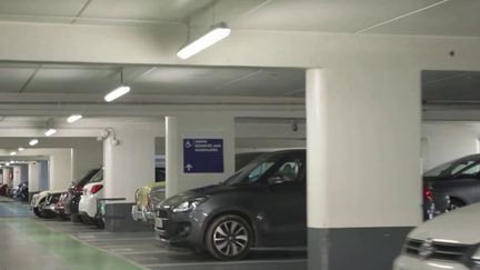 En Moselle, après le viol d'une femme dans un parking, le maire de Metz souhaite réserver des places près des portes de sortie pour les femmes.