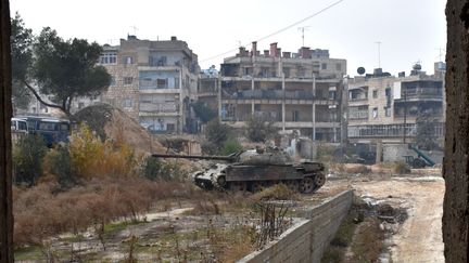 Les forces pro-gouvernementales à Alep-Est, le 11 décembre 2016. (GEORGE OURFALIAN / AFP)