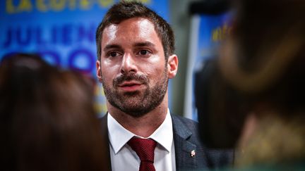 Julien Odoul (RN) lors des élections régionales en Bourgogne-Franche-Comté 2021, à la préfecture de région à Dijon, dimanche 20 juin 2021. (PIERRE DESTRADE / MAXPPP)