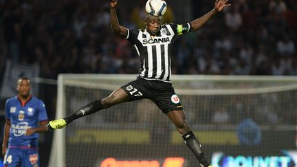 Le milieu angevin Cheikh N'Doye lors du match entre son &eacute;quipe et Nice, le 29 ao&ucirc;t 2015.&nbsp; (JEAN-SEBASTIEN EVRARD / AFP)