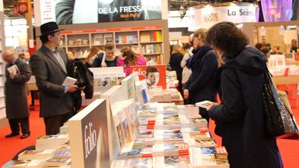 Dans les allées du salon Livre Paris, mars 2016
 (Onur Usta / ANADOLU AGENCY)