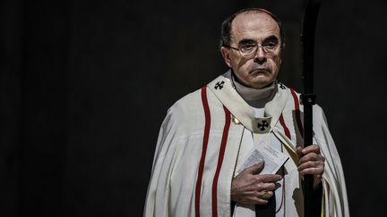 Le cardinal Philippe Barbarin lors d'une messe à la cathédrale Saint-Jean, à Lyon (Rhône), le 3 avril &nbsp;2016.&nbsp; (JEFF PACHOUD / AFP)