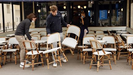 Covid-19 : la circulation de l'épidémie permet-elle de continuer de déconfiner ?