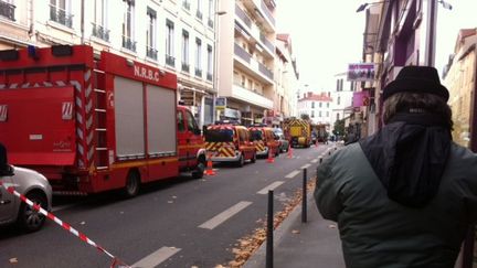 La Grande rue de la Guillotière, à Lyon (Rhône), où&nbsp;se trouve l'école Saint-Joseph, le 23 novembre 2015. (JEAN-CHRISTOPHE ADDE / FRANCE 3 RHONE-ALPES)