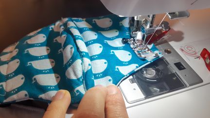 320 entreprises françaises de l'industrie textile se mobilisent pour fabriquer des masques.&nbsp; (AURÉLIE LAGAIN / FRANCE-BLEU BREIZH IZEL)