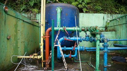 Une unité de filtration d'eau potable à Trois-Rivières en Guadeloupe le 26 juillet 2018&nbsp;(illustration). (CEDRICK ISHAM CALVADOS / AFP)