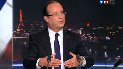 Fran&ccedil;ois Hollande &eacute;tait l'invit&eacute; du 20h de TF1, dimanche 9 septembre 2012. (TF1 / AFP)