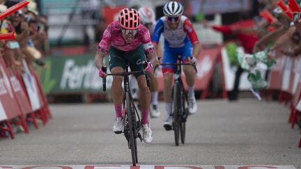 Rigoberto Uran à l'arrivée de la 17e étape de la Vuelta, le 7 septembre 2022. (JORGE GUERRERO / AFP)