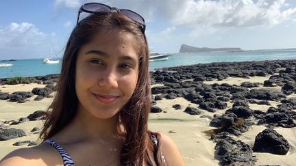 Shaïna, 15 ans, a reçu trois coups de couteau dans le ventre, avant d'être aspergée d'essence et brûlée vive en 2019 à Creil. (PHOTO REMISE PAR LA FAMILLE)