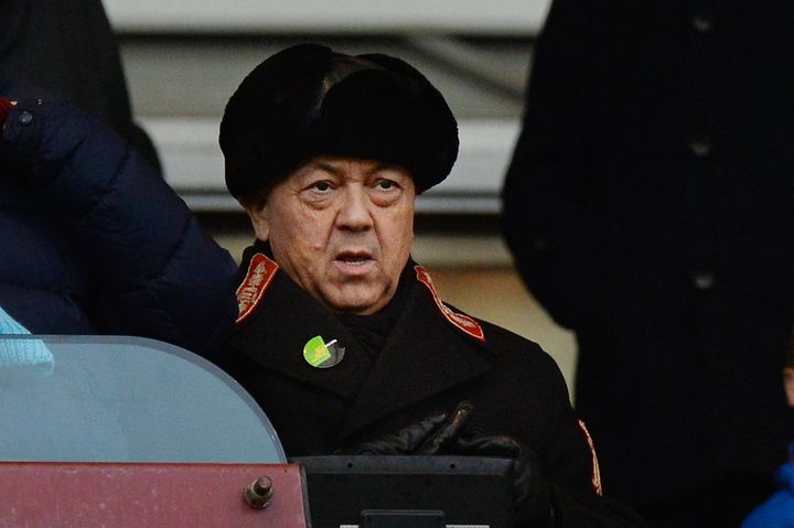 Le co-président du club de West Ham, David Sullivan, lors du match de son équipe face à Sunderland, le 14 décembre 2013, à Upton Park (Londres). (BEN STANSALL / AFP)