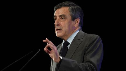 Affaire Fillon : la justice et les médias dans le viseur du candidat