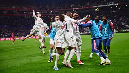 La joie des Lyonnais en demi-finale de la Coupe de France contre Valenciennes, le 2 avril 2024. (OLIVIER CHASSIGNOLE / AFP)