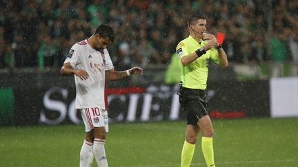 Lucas Paqueta lors du match entre l'AS Saint-Étienne et l'Olympique Lyonnais, le 3 octobre au stade Geoffroy-Guichard (ROMAIN BIARD / ISPORTS)