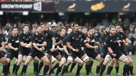 Le Haka réalisé par les All Blacks avant chaque match (GIANLUIGI GUERCIA / AFP)