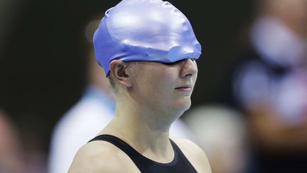 La Russe Olga Sokolova au d&eacute;part du 100 m brasse SB11, le 3 septembre 2012. (LEFTERIS PITARAKIS / AP / SIPA)