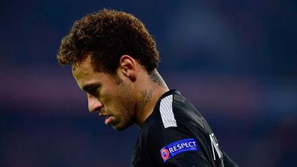 L'attaquant du PSG Neymar lors d'un match contre le Bayern Munich, à Munich (Allemagne), le 5 décembre 2017. (TOBIAS SCHWARZ / AFP)