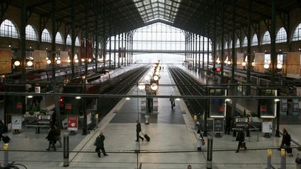 &nbsp; (Enceinte de sept mois, la jeune maman a accouché en quelques minutes seulement dans le hall de la Gare du Nord © Maxppp)