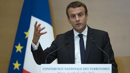 Emmanuel Macron lors d'un discours au Sénat, le 17 juillet 2017. (IAN LANGSDON / AFP)