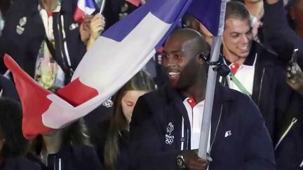 Jeux olympiques : le porte-drapeau, un champion qui doit mener sa délégation vers la victoire