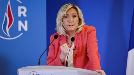 Tribune des généraux : toute la classe politique condamne, sauf Marine Le Pen